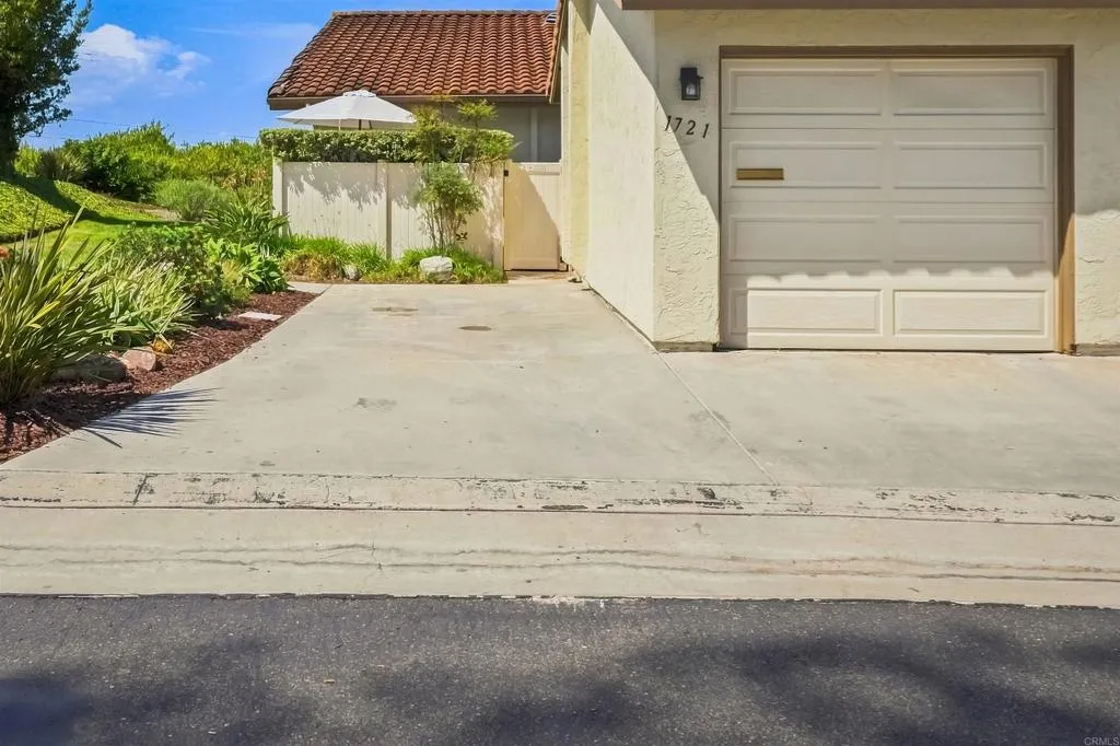 https://cdn.realtyfeed.com/cdn/127/307073063/c4f18fffccdc73b19c23698fcc972523.webp