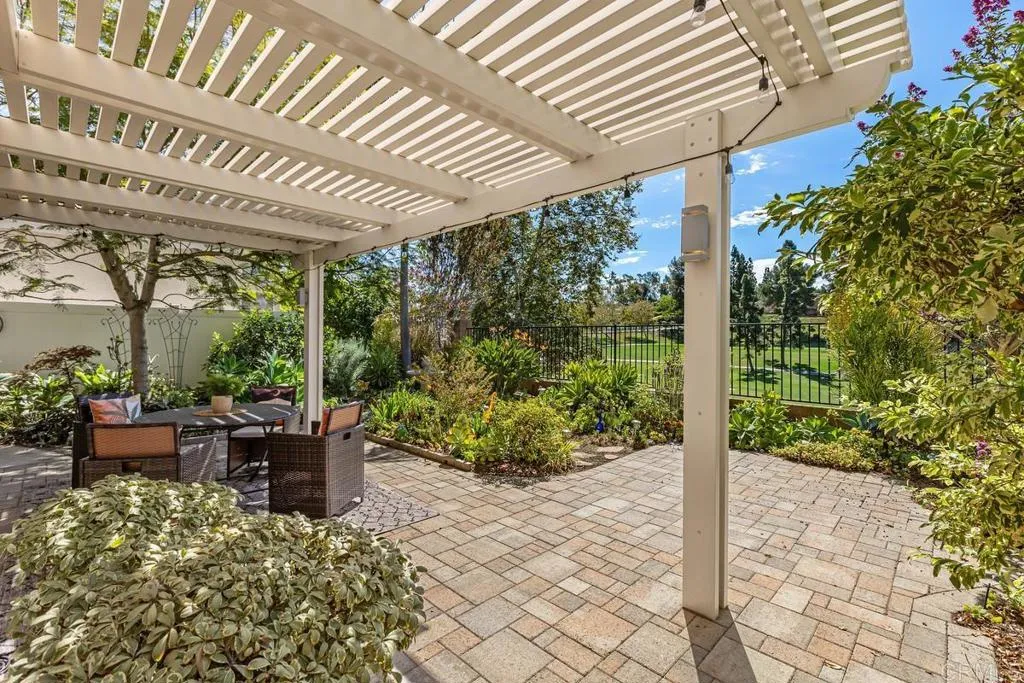 https://cdn.realtyfeed.com/cdn/127/307073064/7fce2bc53fc18b1332abd02f73bbac01.webp