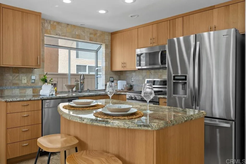 https://cdn.realtyfeed.com/cdn/127/307073064/9e8563263091e22bc3934e2c3b689078.webp