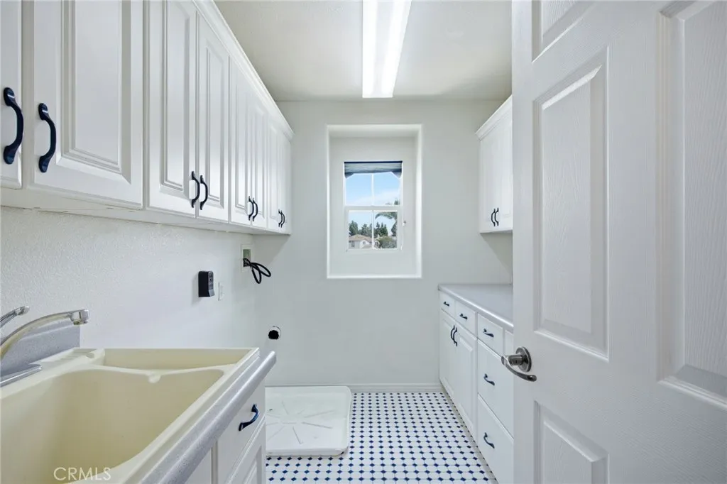 https://cdn.realtyfeed.com/cdn/127/307073191/b6e00a69be6bbbb15087e6ba5e1eb952.webp