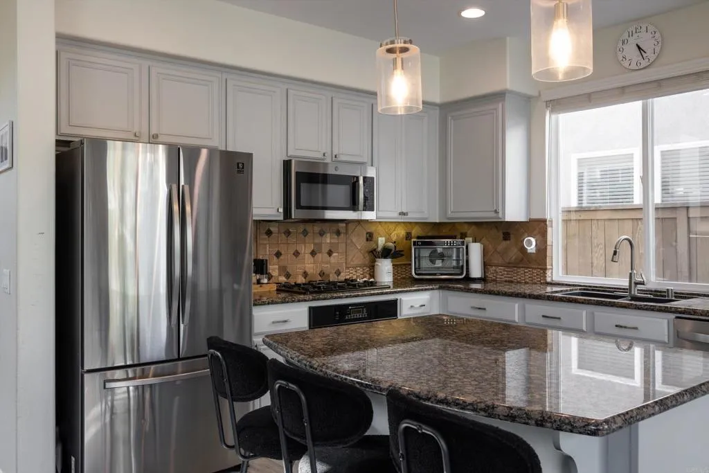 https://cdn.realtyfeed.com/cdn/127/307073251/41f8e20a892ee5aeee683c98c550c583.webp