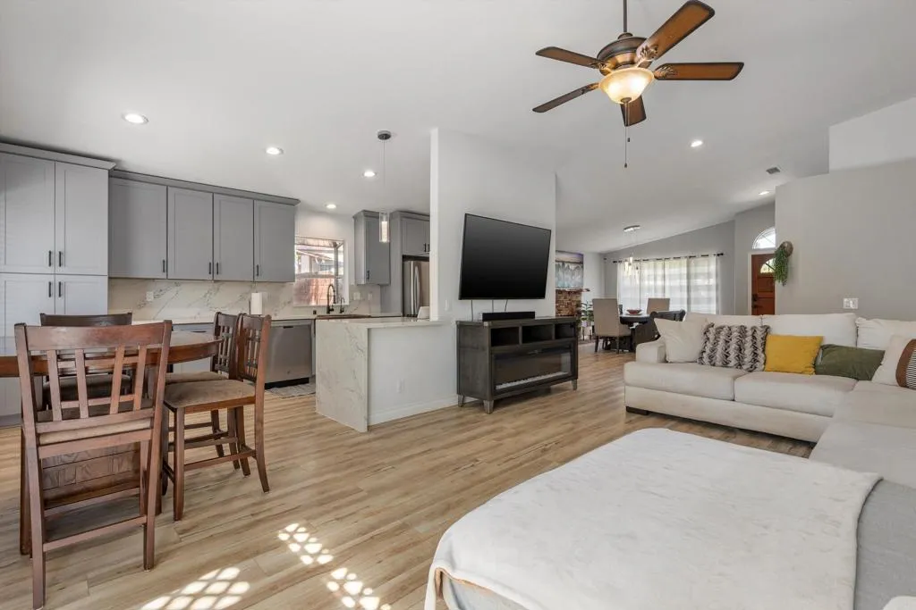 157 S Mercedes Road, Fallbrook, CA 92028 - Main photo, Fallbrook, CA