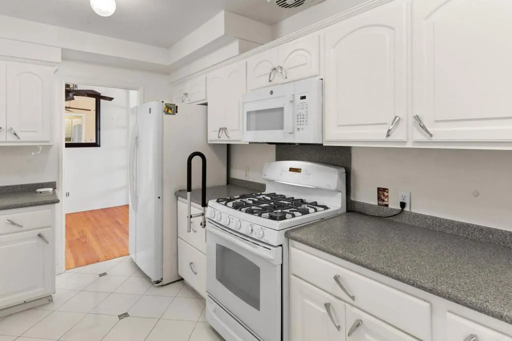 https://cdn.realtyfeed.com/cdn/127/307073349/32390bd708161432c6e20887e46c8b1f.webp