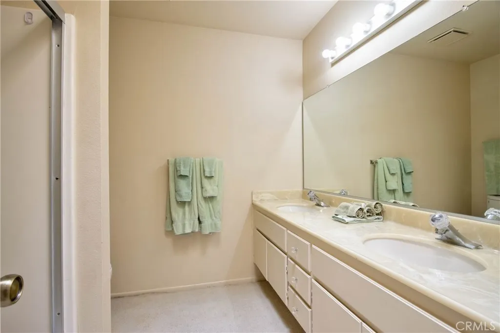 https://cdn.realtyfeed.com/cdn/127/307073511/c87faa726c9473c53c3ba82eda976c2c.webp