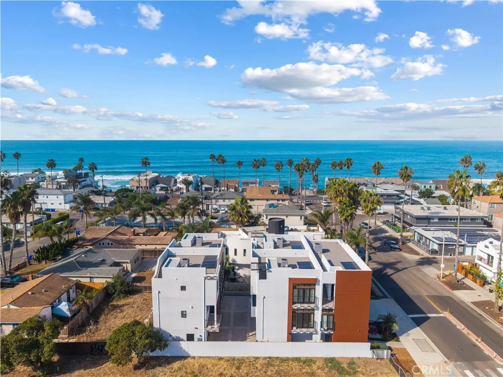 215 Oceanside Blvd Unit 5, Oceanside, CA 92054 - Main photo, Oceanside, CA