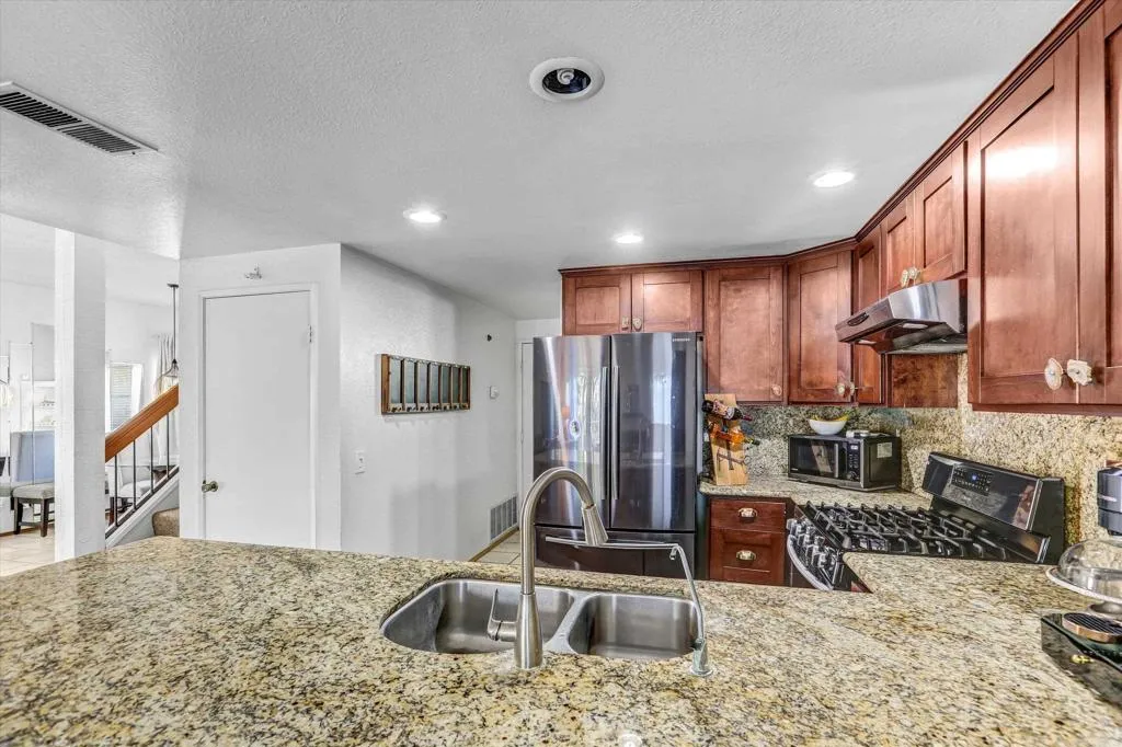 https://cdn.realtyfeed.com/cdn/127/307073651/9075a27f3d7de31a209b044565ded44f.webp