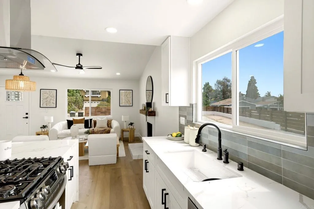 https://cdn.realtyfeed.com/cdn/127/307073760/cb6de47f662dd6ae6ef42683146ae157.webp