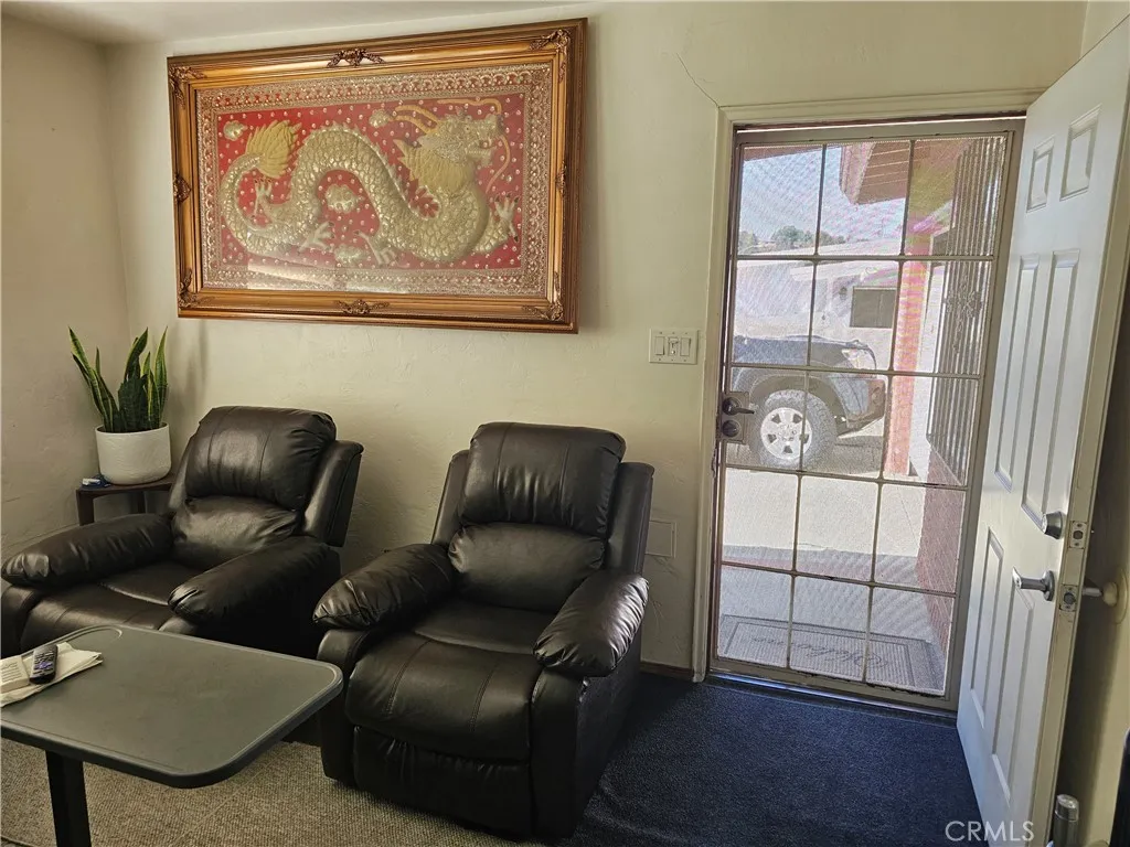 https://cdn.realtyfeed.com/cdn/127/307073761/851df7d9a62deec3d66596533deef8ca.webp