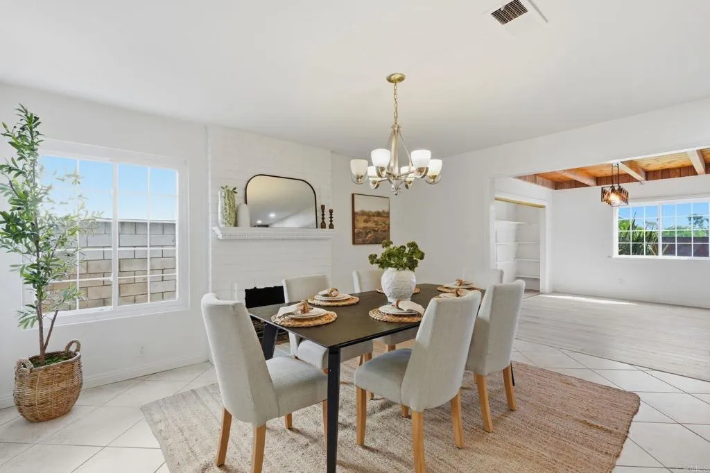 https://cdn.realtyfeed.com/cdn/127/307073766/a0081389572f841575a68f09d566e142.webp