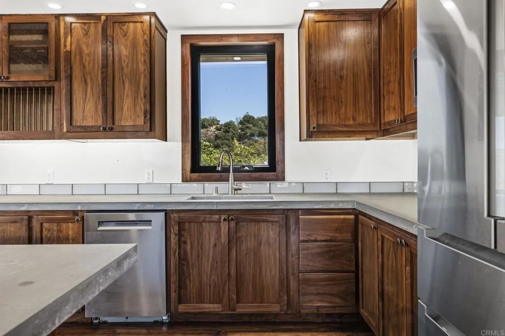 https://cdn.realtyfeed.com/cdn/127/307073811/097c24834730cd1962aa1114d6e0480c.webp