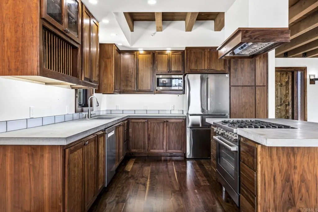 https://cdn.realtyfeed.com/cdn/127/307073811/215f24f63c772a61dfa9df5e5adad3dd.webp