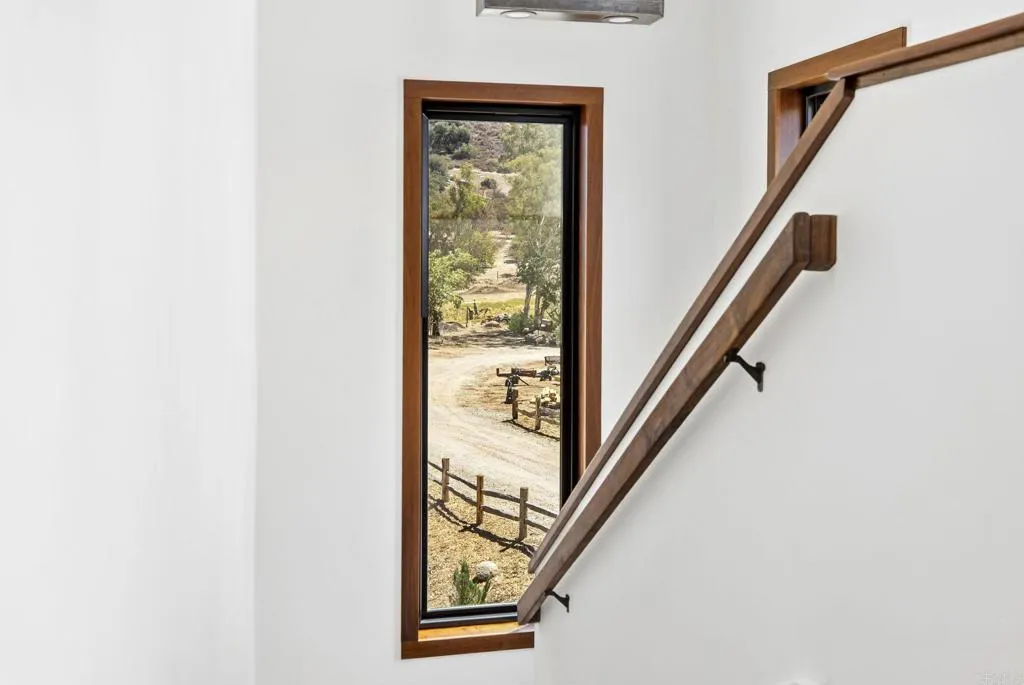 https://cdn.realtyfeed.com/cdn/127/307073811/277e297ec4f4376db0f1d4b34b3bbf24.webp
