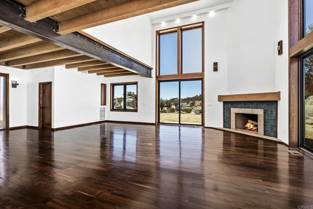 https://cdn.realtyfeed.com/cdn/127/307073811/6677ae8cdba1867479d60c277a5ad136.webp