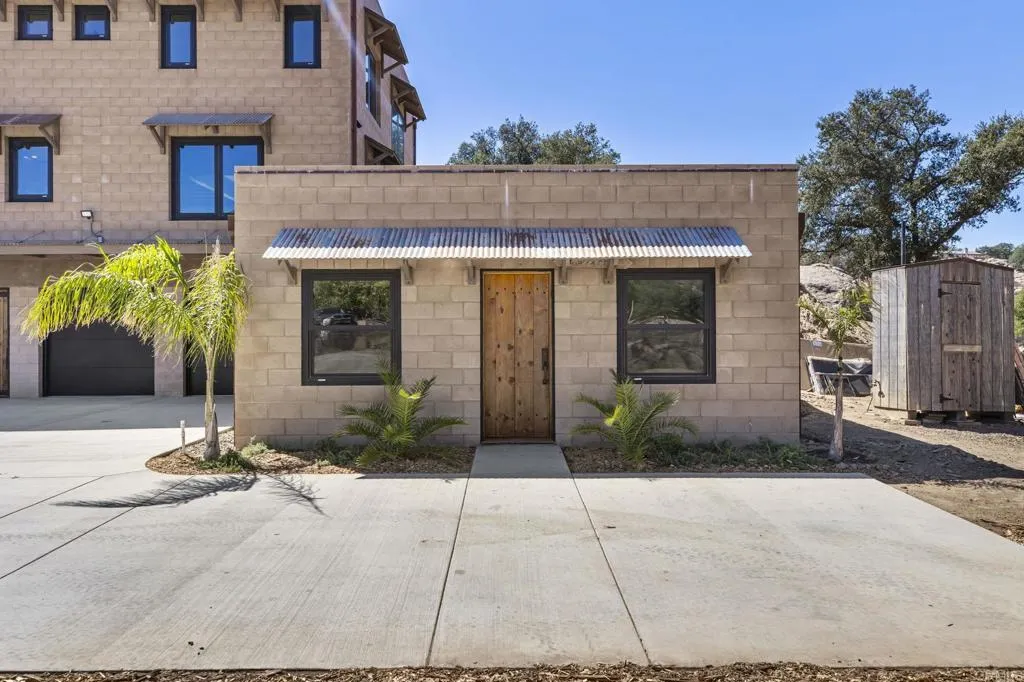 https://cdn.realtyfeed.com/cdn/127/307073811/80bc00b760a8e9e51db8aefbbe91c9bd.webp