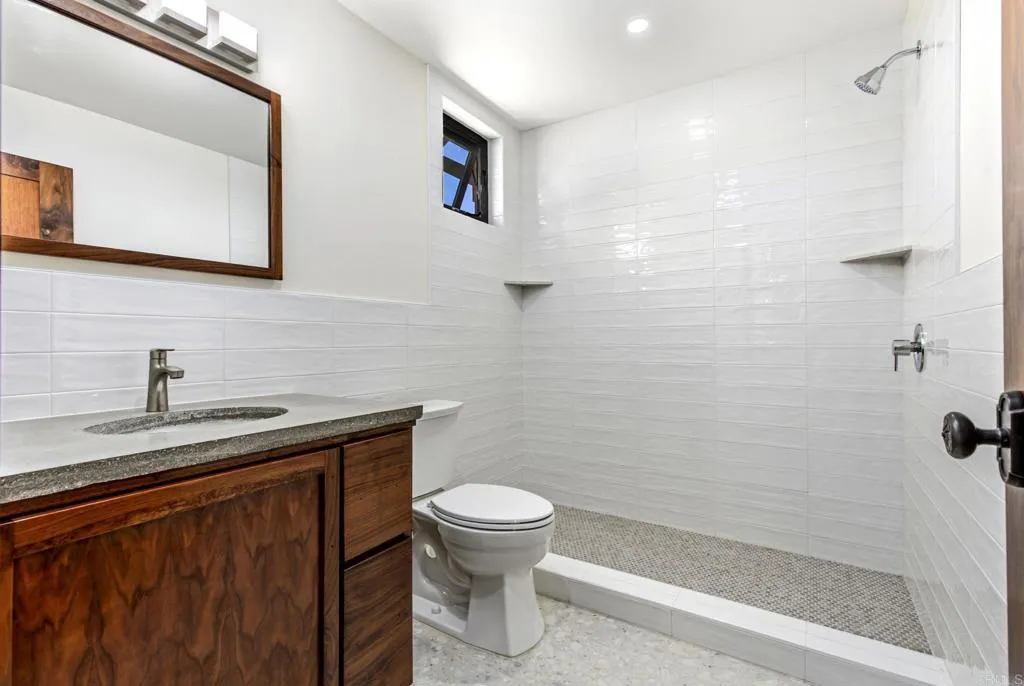 https://cdn.realtyfeed.com/cdn/127/307073811/b70701b2e54a94cecdbd06734f8fc80c.webp