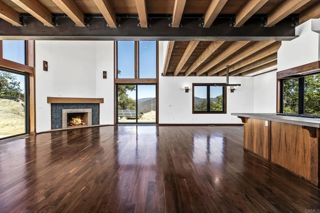 https://cdn.realtyfeed.com/cdn/127/307073811/bbb0ba3893e2b49fcfa28843a4ae328f.webp