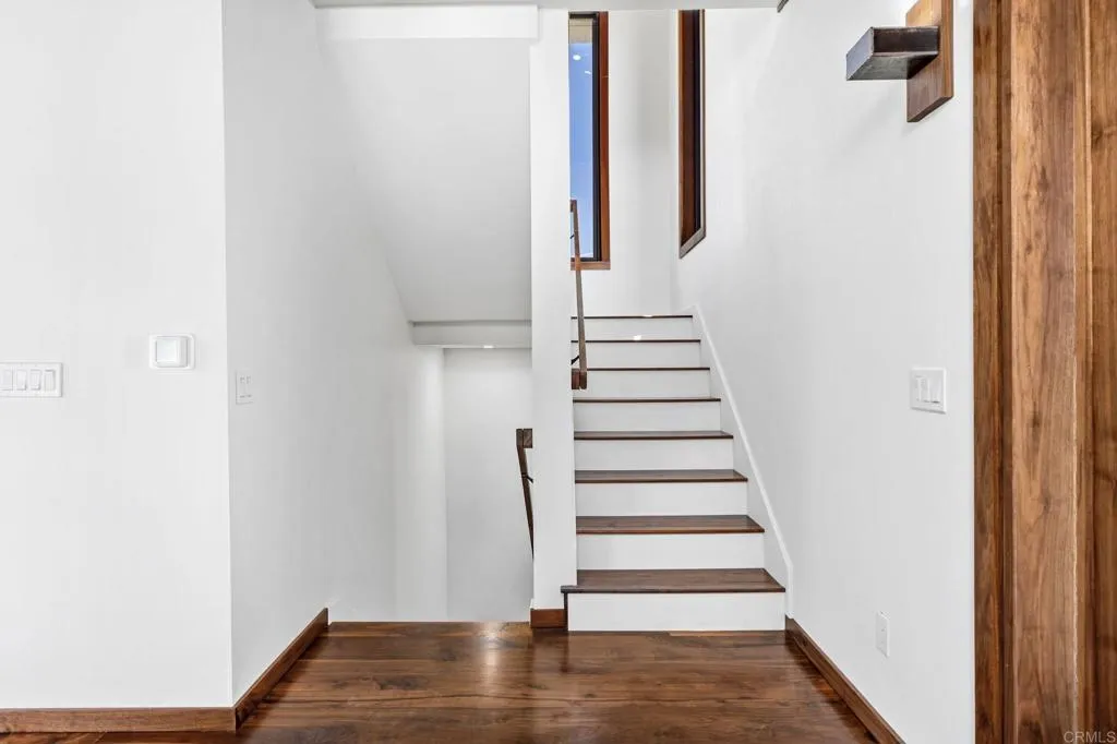 https://cdn.realtyfeed.com/cdn/127/307073811/cde370eb2c8b91e5f9cce9314bf805ec.webp