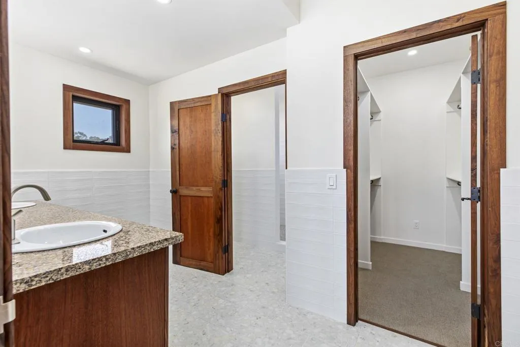 https://cdn.realtyfeed.com/cdn/127/307073811/e8a6362026f301b506260b3d4c268a8a.webp