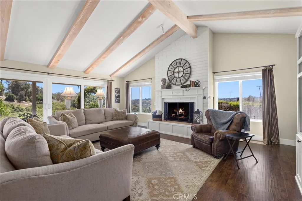 https://cdn.realtyfeed.com/cdn/127/307073873/84a3bb2736437f483cb1d1df79815d8b.webp