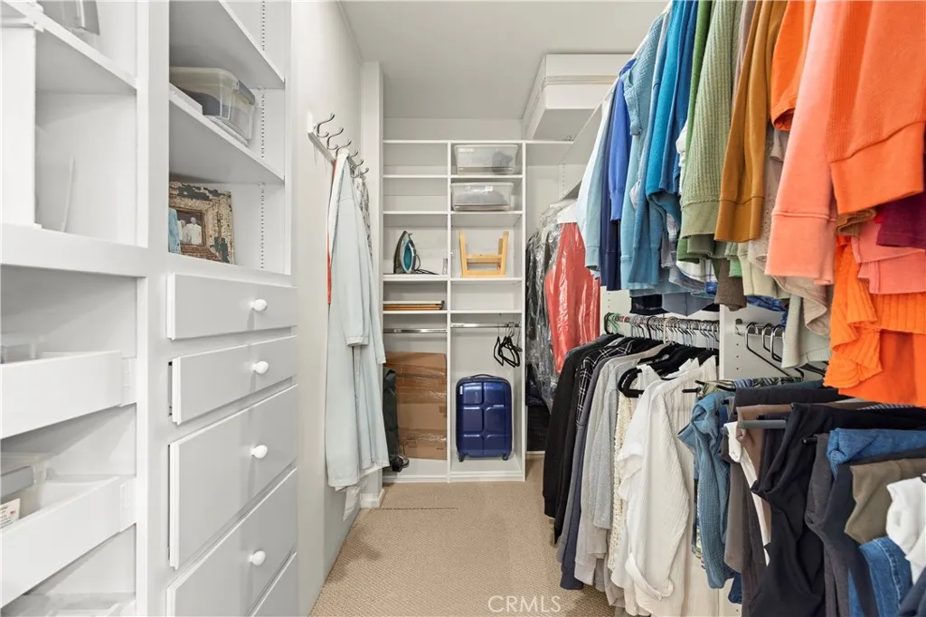 https://cdn.realtyfeed.com/cdn/127/307073873/d17bab79cc875513eee33e3191364bb3.webp
