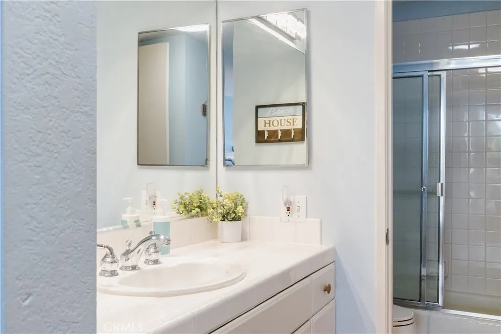 https://cdn.realtyfeed.com/cdn/127/307073874/2244d151005355c474364bb2dc803c43.webp