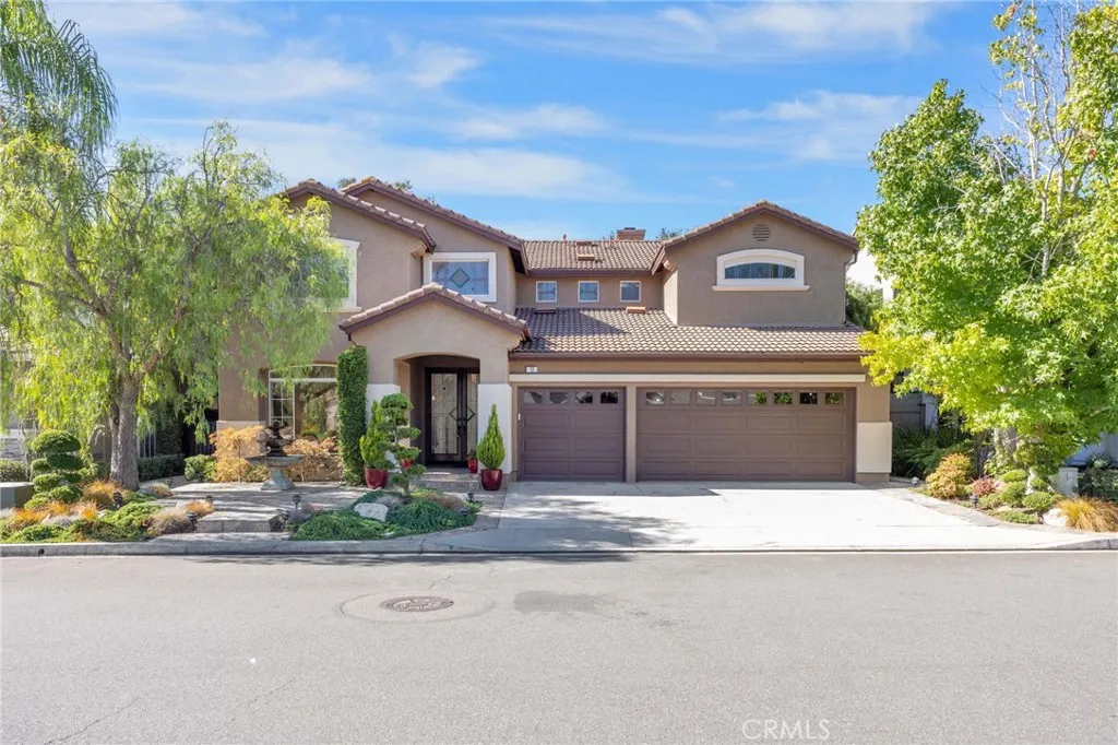 17 Roadrunner Court
