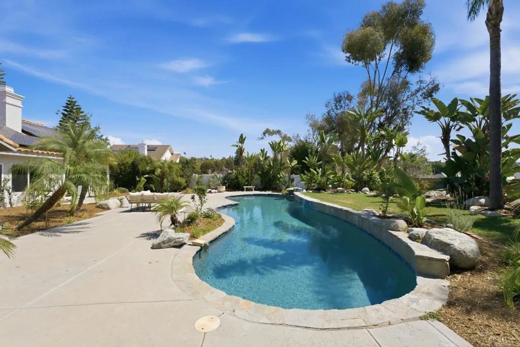 https://cdn.realtyfeed.com/cdn/127/307073917/b7ddbb0def2a3c120f599092ce7648a3.webp