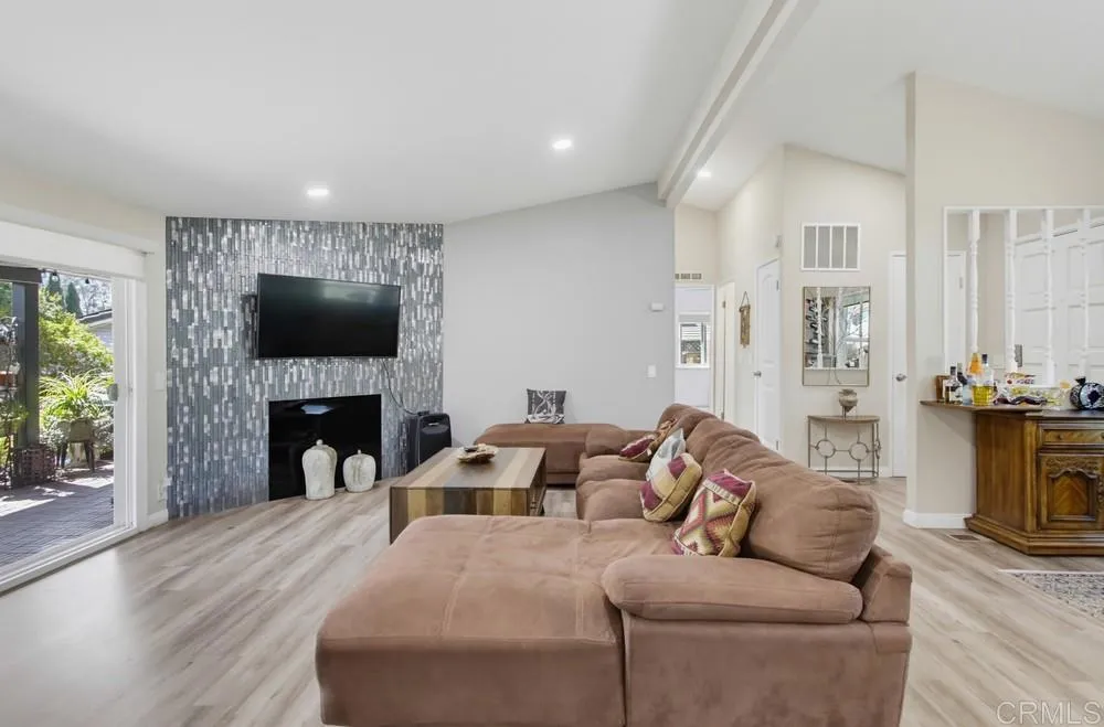 https://cdn.realtyfeed.com/cdn/127/307073949/1507a6c7309f3c9906322c979c63962f.webp