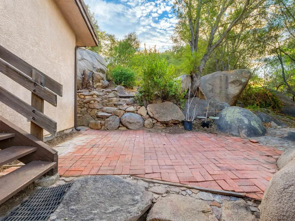 https://cdn.realtyfeed.com/cdn/127/307073951/3254044faea554cf5a8d65474d266f18.webp