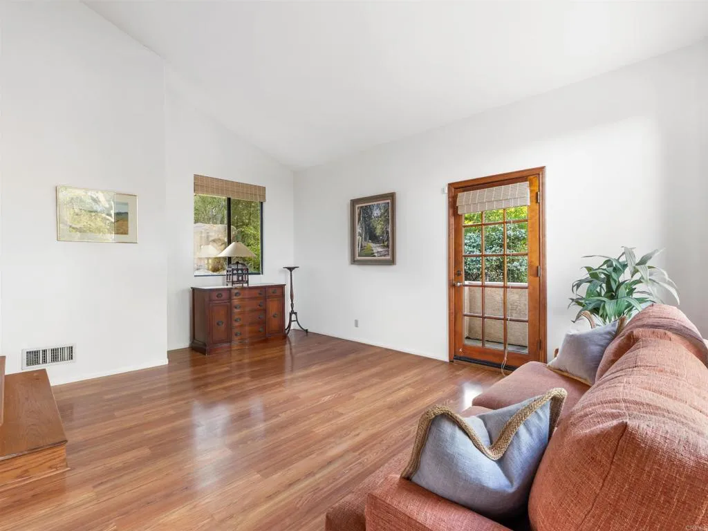 https://cdn.realtyfeed.com/cdn/127/307073951/d8e51ecb725f2a86f7ffce115c26f4ec.webp