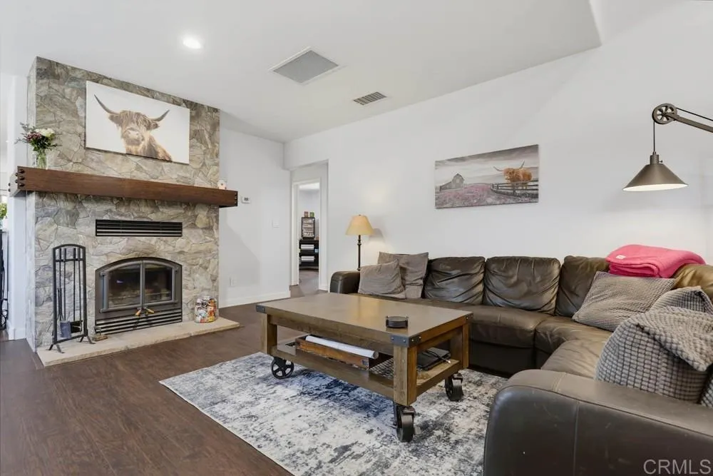 https://cdn.realtyfeed.com/cdn/127/307074003/14335fdd8e1a6a1b010b5765c390b80a.webp