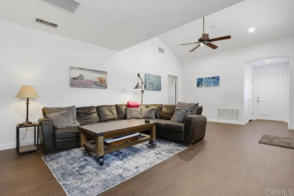 https://cdn.realtyfeed.com/cdn/127/307074003/63788061a964609e9d2aa39fa62c703d.webp