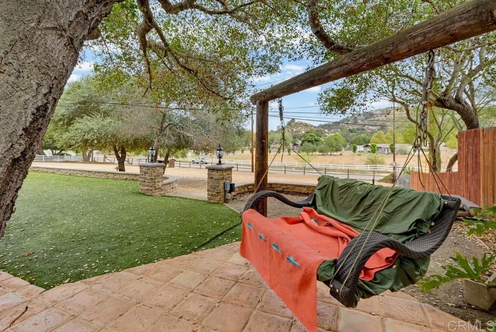 https://cdn.realtyfeed.com/cdn/127/307074003/a840f26536028ba5d04bf9237256d776.webp