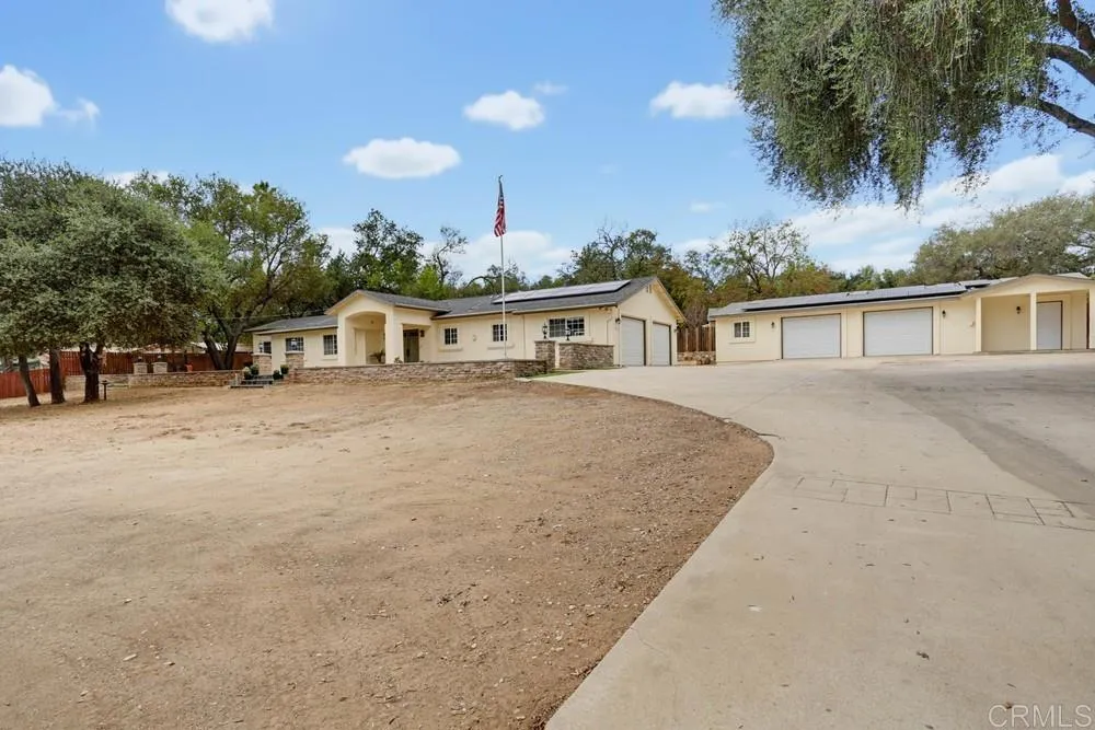 https://cdn.realtyfeed.com/cdn/127/307074003/f4f82220ba8702f545e73238e88d5386.webp