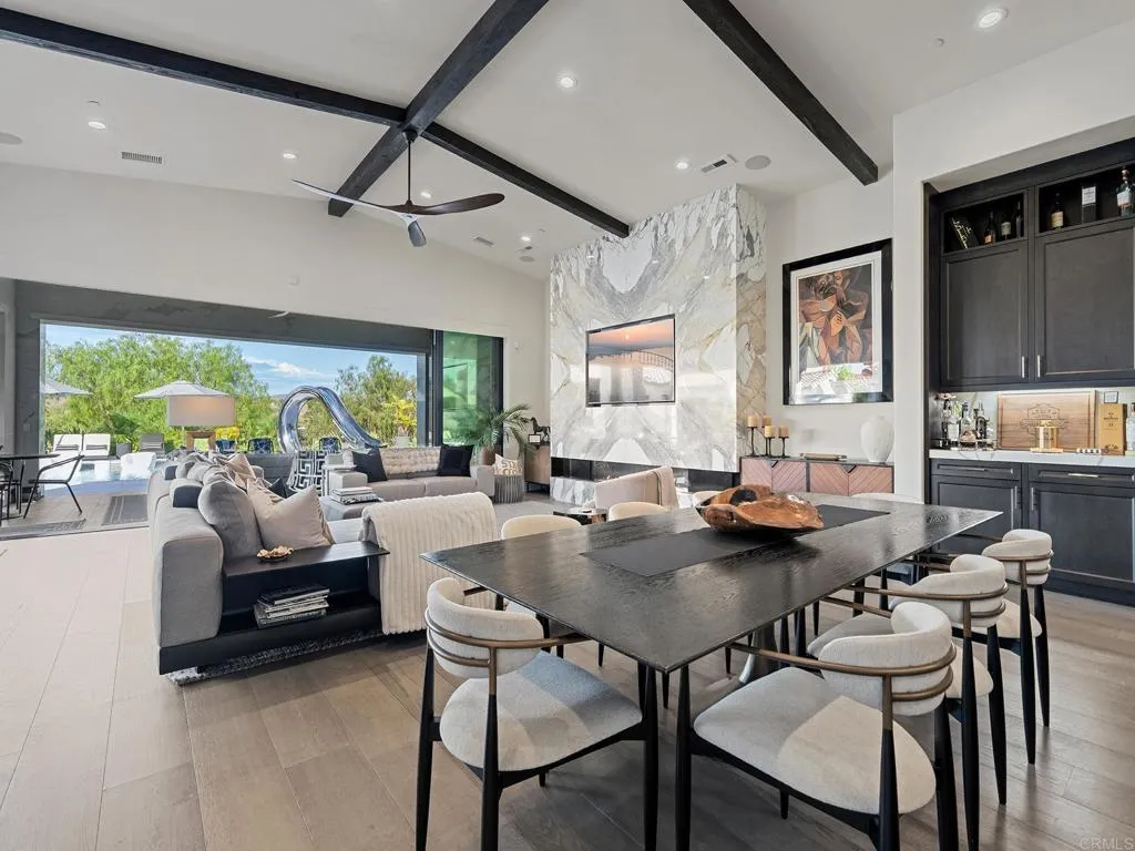 https://cdn.realtyfeed.com/cdn/127/307074035/4ea3d77f7a9f95ec837ba7d2ef01cb2a.webp