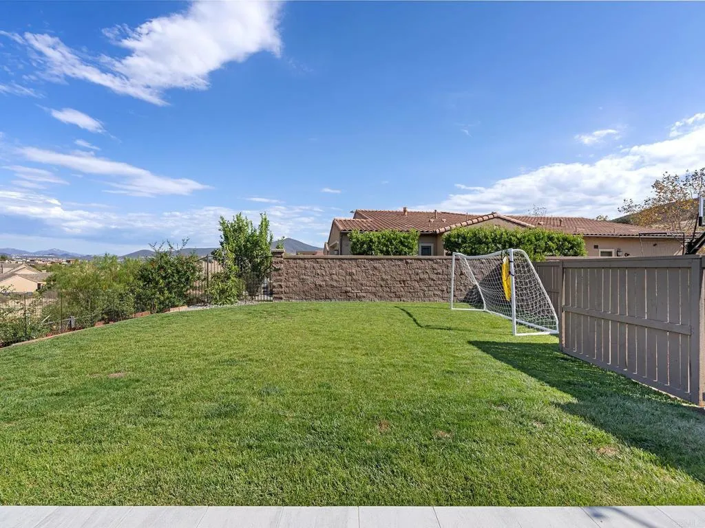 https://cdn.realtyfeed.com/cdn/127/307074035/f7d92a86386f7403f61815501b0a075b.webp