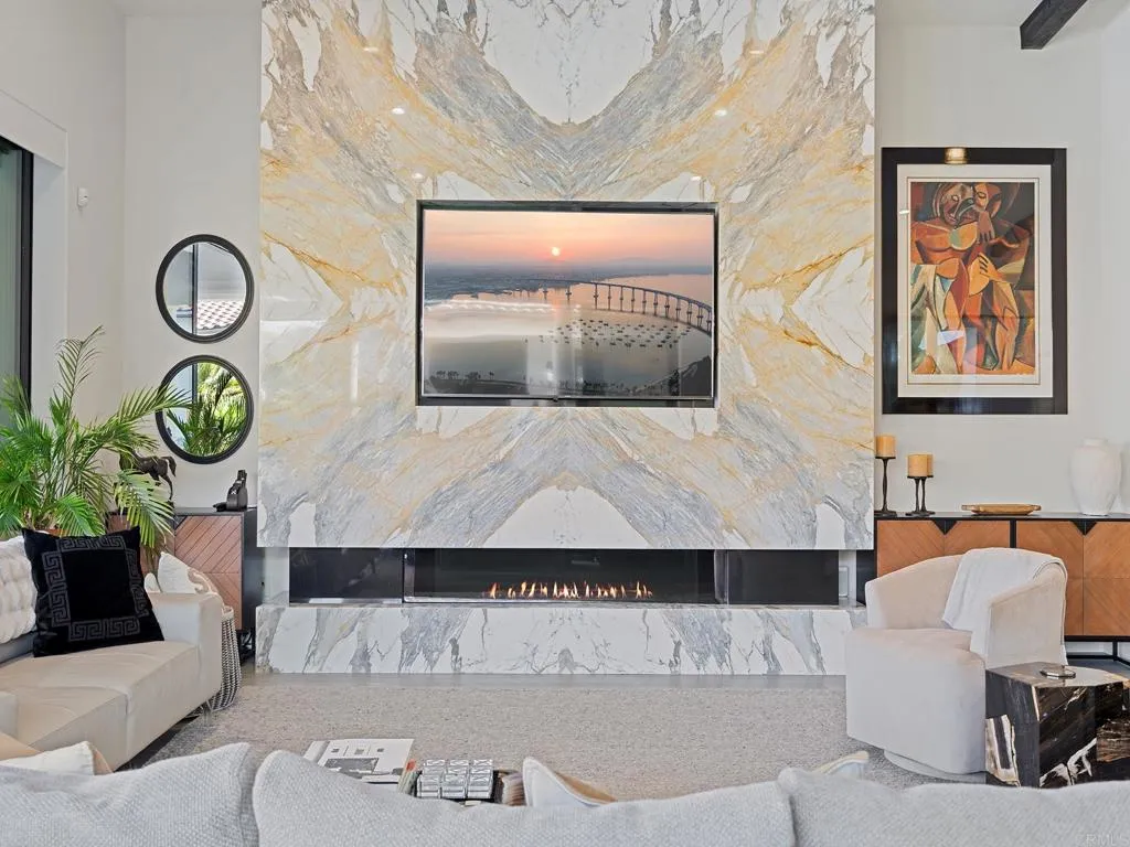 https://cdn.realtyfeed.com/cdn/127/307074035/fd3f5e9a2a08ad03b265996324adec69.webp