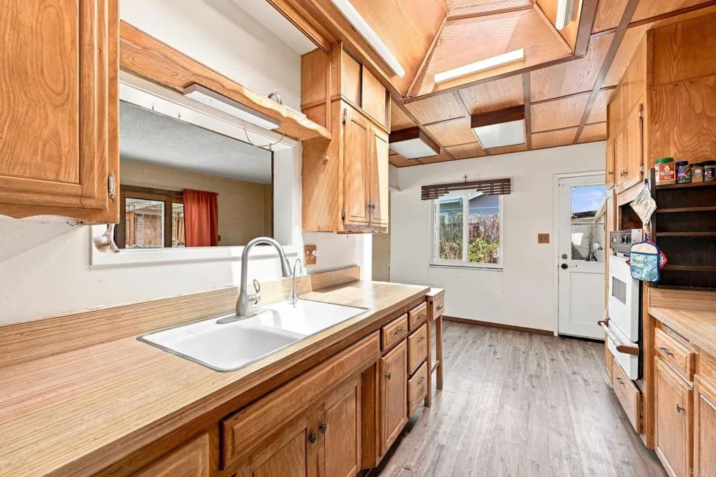 https://cdn.realtyfeed.com/cdn/127/307074046/039b7c035b64b8d9313ae90085615df0.webp