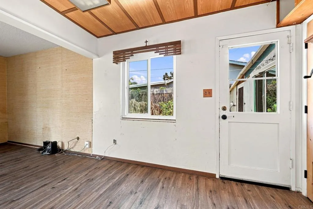 https://cdn.realtyfeed.com/cdn/127/307074046/84616c0269119a1721d0281d16f62b36.webp