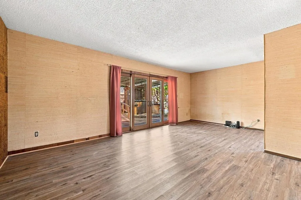 https://cdn.realtyfeed.com/cdn/127/307074046/af28cbef918bd5f0b14b9ed5b3b73e6a.webp
