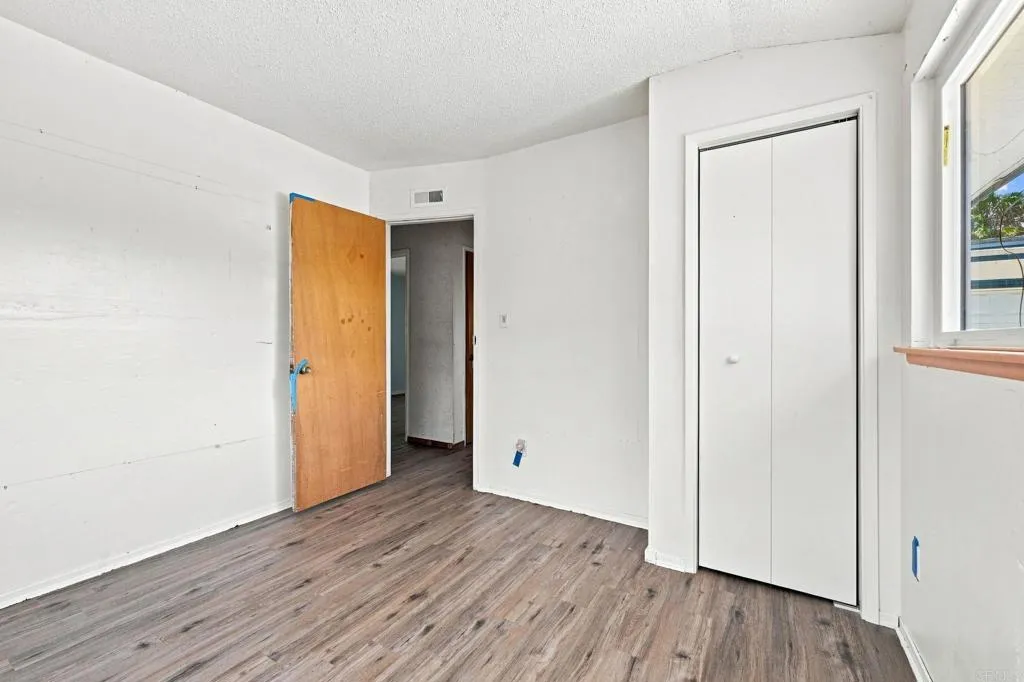 https://cdn.realtyfeed.com/cdn/127/307074046/bfaf6b07e7eec5a61841d323a5ad8638.webp