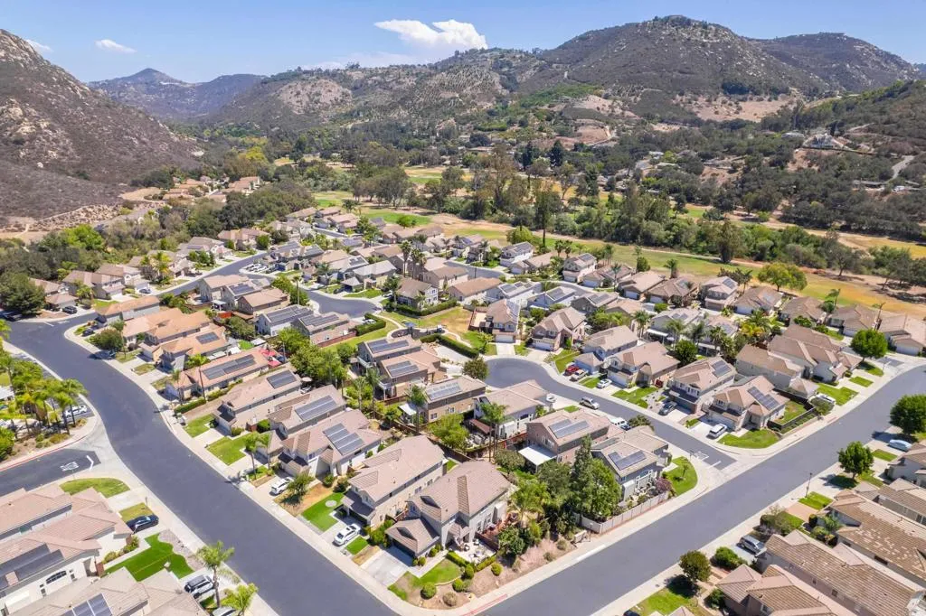 https://cdn.realtyfeed.com/cdn/127/307074047/3c292428e8068c533d4802039797fbb6.webp