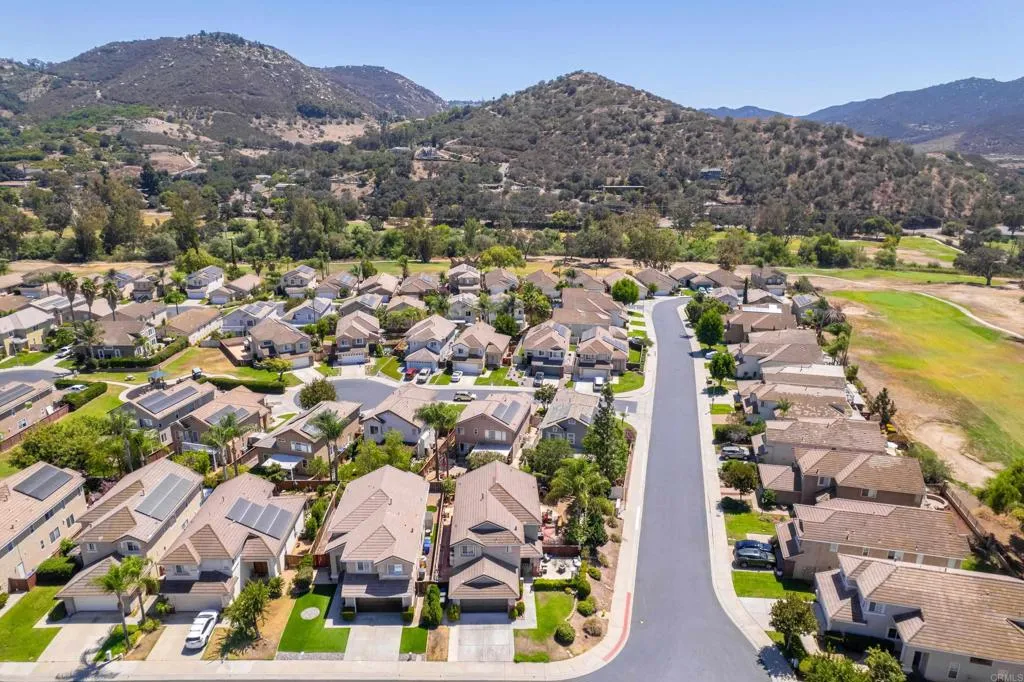 https://cdn.realtyfeed.com/cdn/127/307074047/5d3f63678412c111913535c39a469373.webp