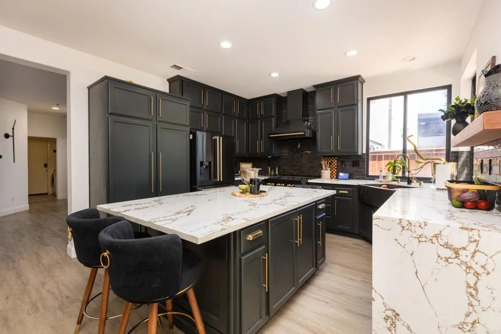 https://cdn.realtyfeed.com/cdn/127/307074047/736a286403d9de1332f5b5cba8d5560e.webp