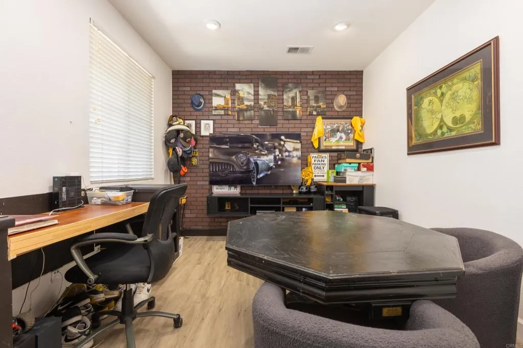 https://cdn.realtyfeed.com/cdn/127/307074047/ee8267c2b0652ed6f67eff41e7245191.webp