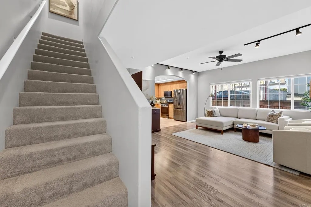 https://cdn.realtyfeed.com/cdn/127/307074050/373b3fa82137f51c233088216196c67a.webp