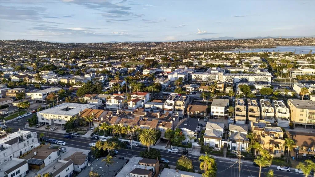 https://cdn.realtyfeed.com/cdn/127/307074050/cc1c901926143d78da5d8bbe31ad10f1.webp