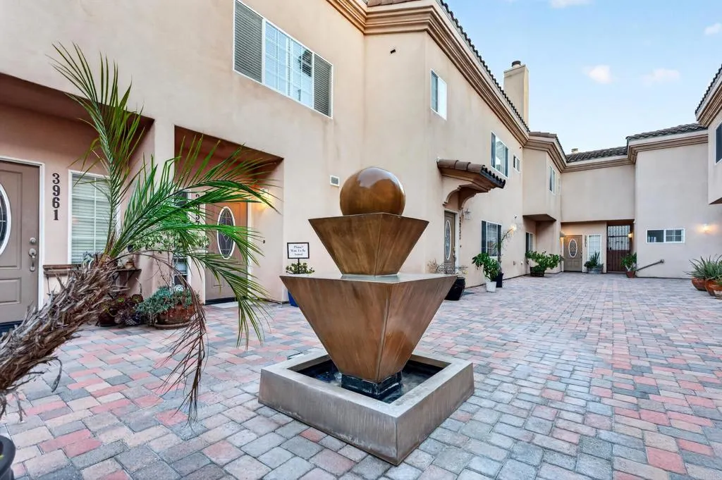 https://cdn.realtyfeed.com/cdn/127/307074050/cf7ee1f4a2aed231f39876bcbf85db29.webp