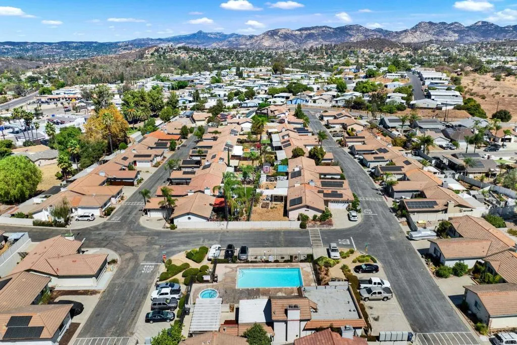 https://cdn.realtyfeed.com/cdn/127/307074100/4c25a3626309d8905b9c09498298cd65.webp