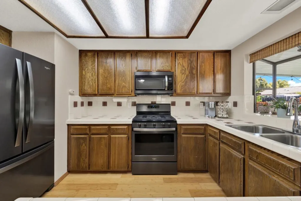 https://cdn.realtyfeed.com/cdn/127/307074100/aa2d378b67e8c6b32a3eaf622f5b07a6.webp